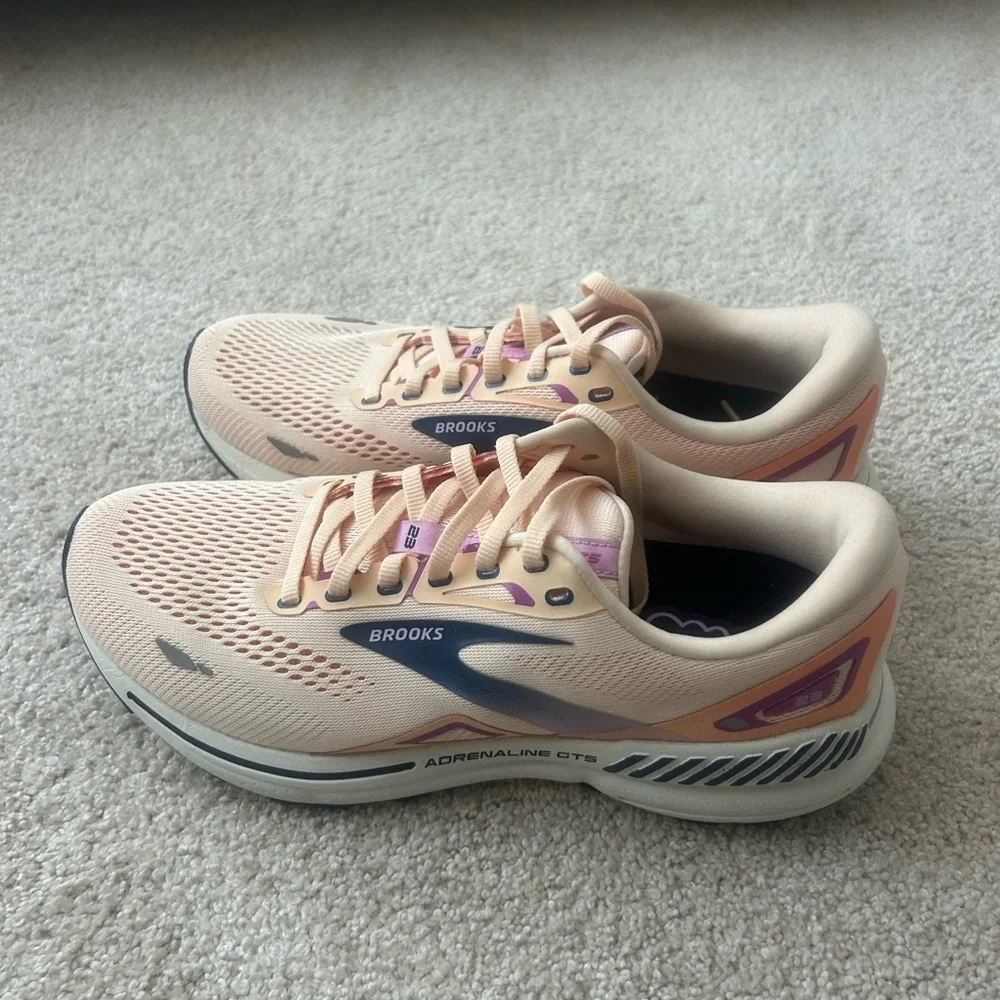 Brooks Women's Adrenaline GTS 23 in Apricot - Picture 5 of 7
